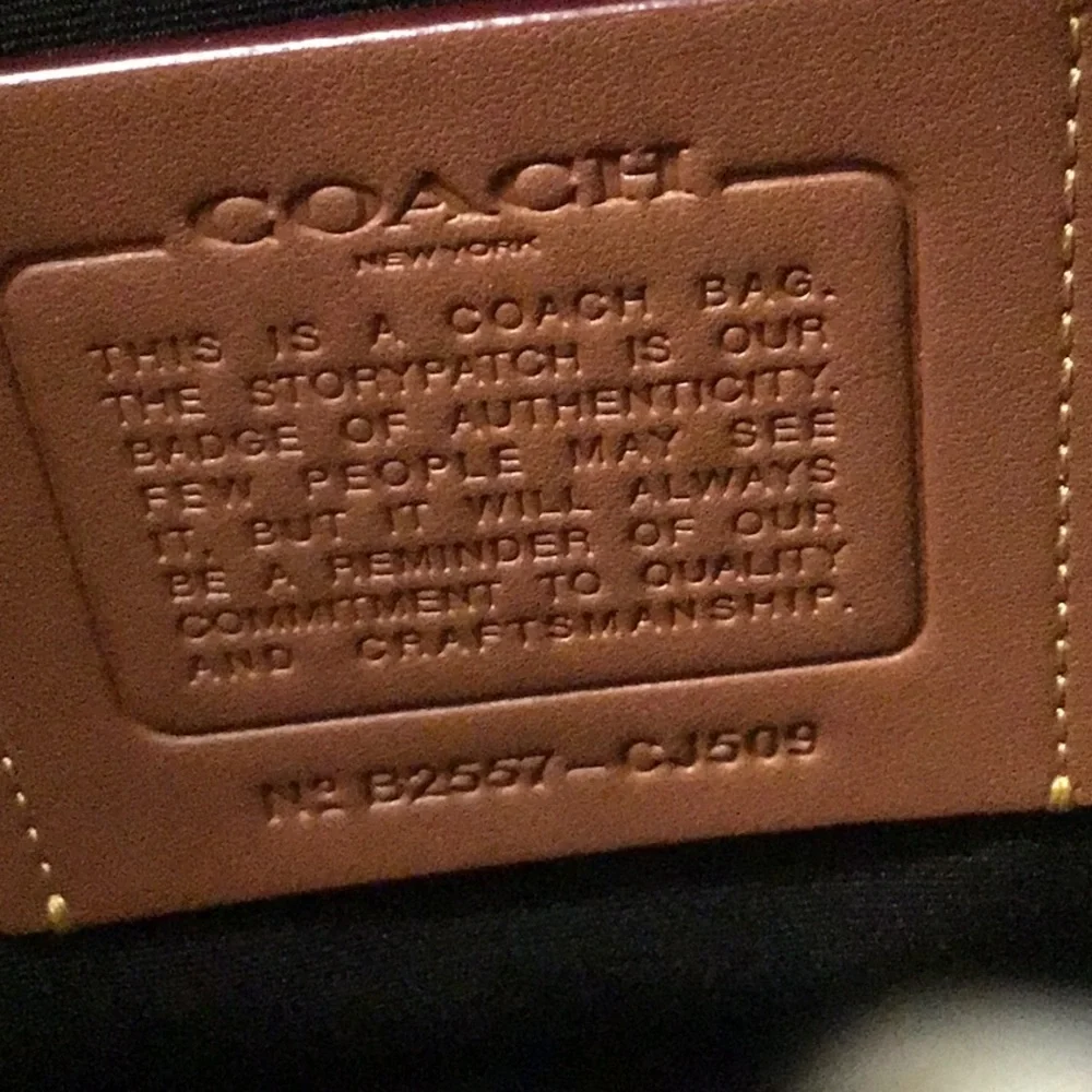 New Coach ladies Black Leather Crossbody Bag. - Picture 10 of 10